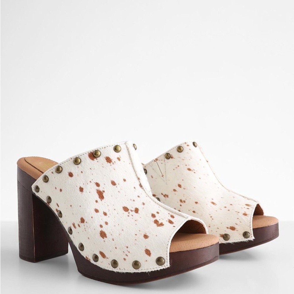 Sbicca Crowley Leather Clog Mule in Dapple